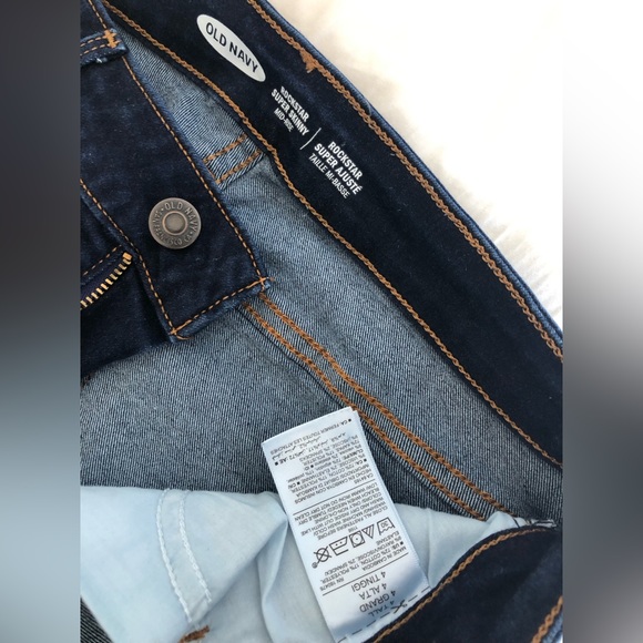 4/$30 Old Navy Mid Rise Rockstar Skinny Jeans - Picture 2 of 2